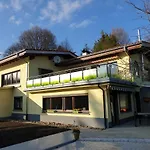 Zum Gscheiten Beck Mit Garten